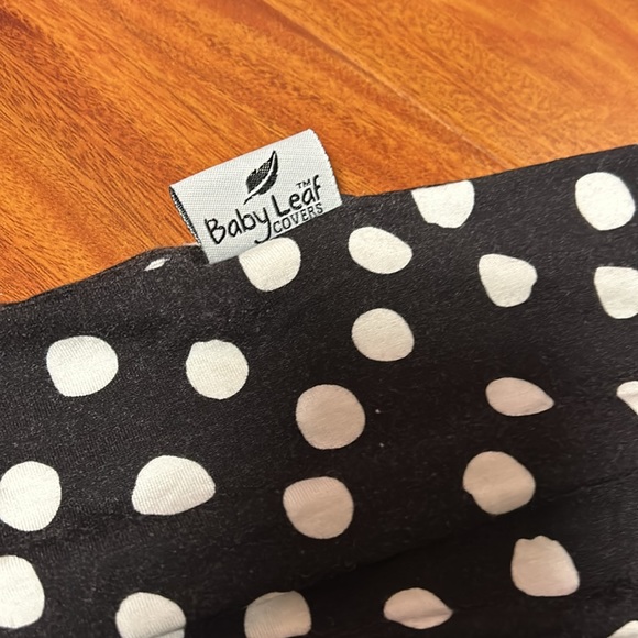 Baby Leaf Cover. Breastfeeding cover and car seat cover. 2 in 1. - Picture 2 of 3